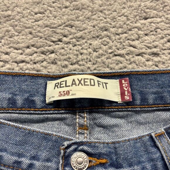 Levis 550 Jeans Mens 42x30 Blue Light Wash Cotton Relaxed Tapered Denim Workwear - Picture 3 of 10